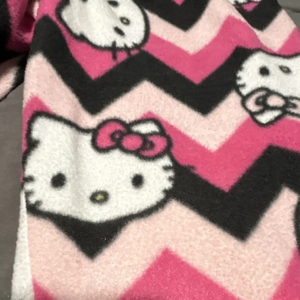 Hello Kitty Girls Size 10. 2-Piece 100% Pajama Set, Long Sleeve